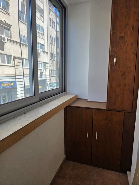 Piata Unirii, pe Bibescu Voda, 3 minute metrou, etajul 1