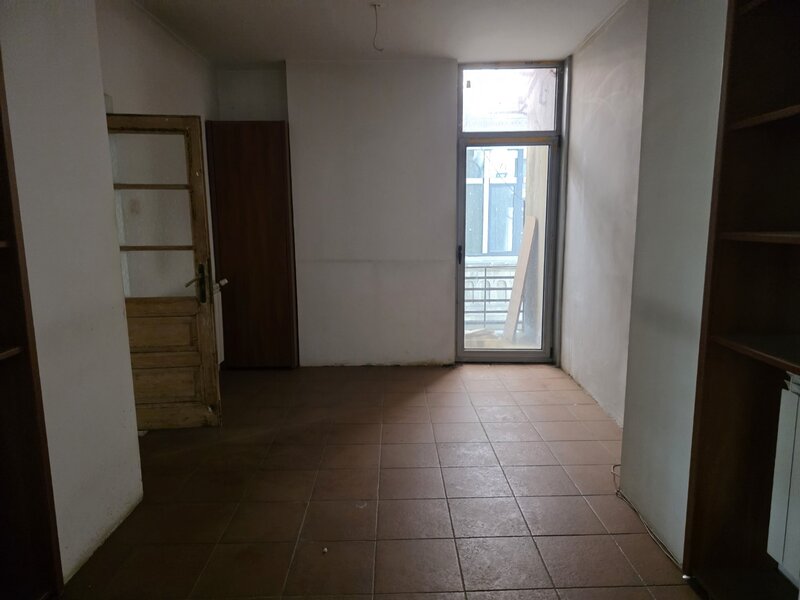 Piata Unirii, pe Bibescu Voda, 3 minute metrou, etajul 1