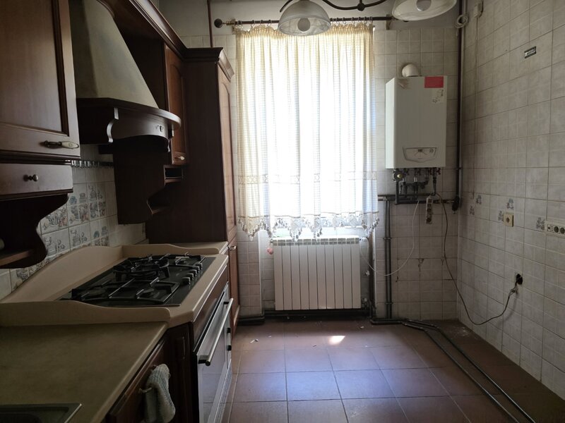 Piata Unirii, pe Bibescu Voda, 3 minute metrou, etajul 1